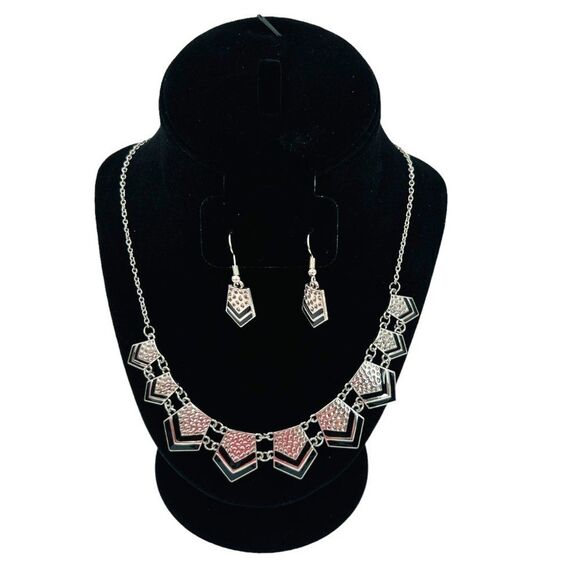 Hammered Silver-Tone Geometric Black Striped Necklace & Earring Set - Picture 3 of 14